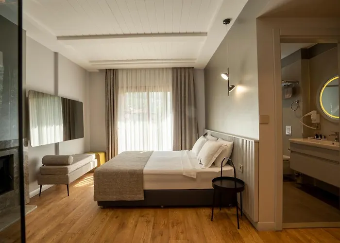 Baleze Boutique - Adults Only *